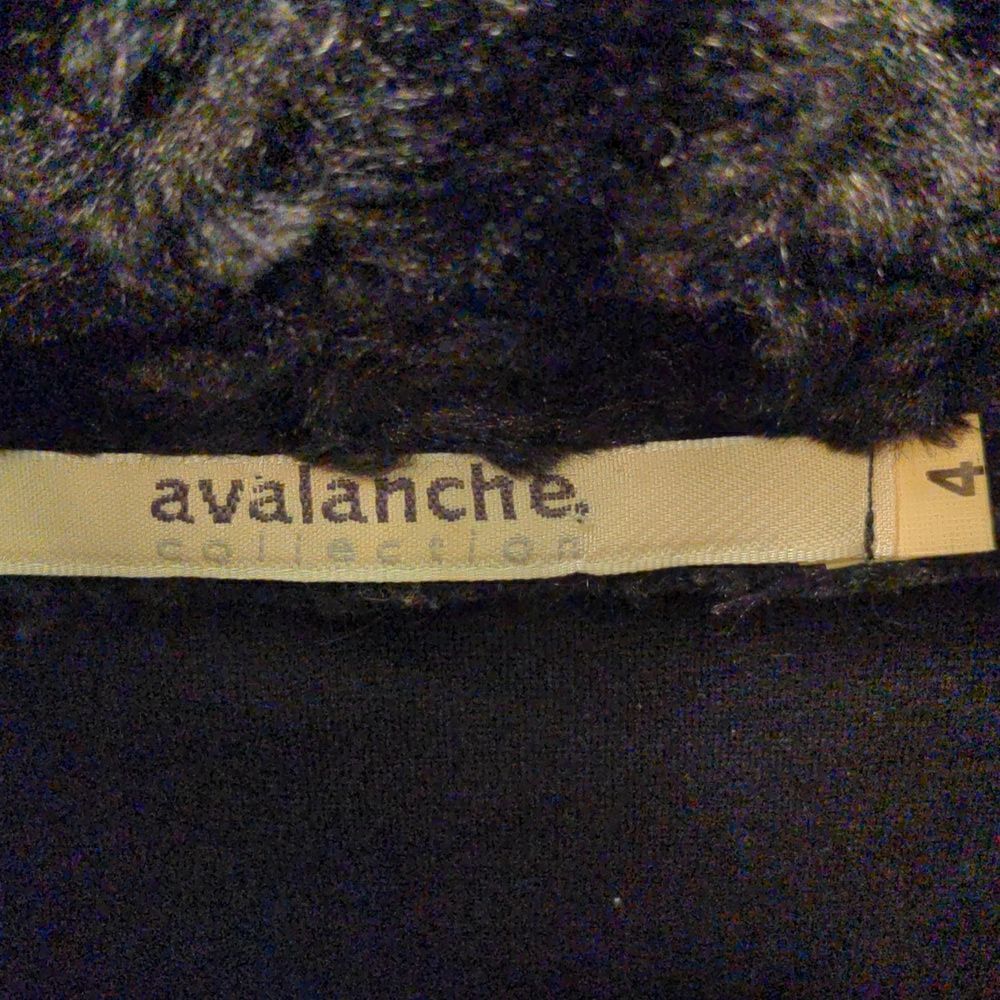 Avalanche Collection Black + White Floral Knit Bodycon Dress Faux Fur Collar Sz4 - Picture 6 of 7